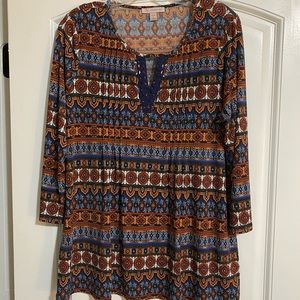 Beautiful warm colors and great for fall! Size LP